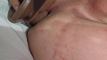 Inserção anal profunda 21cm no cuzinho