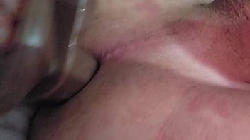 Inserção anal profunda 21cm no cuzinho