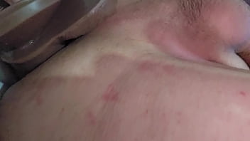 Inserção anal profunda 21cm no cuzinho