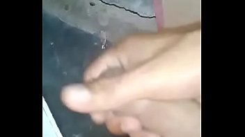 Primo Masturbandose thumbnail