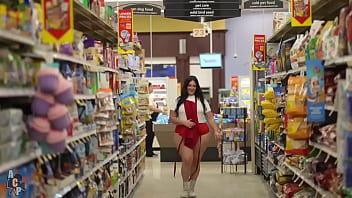 Curvy sexy women pulls out tits in grocery store