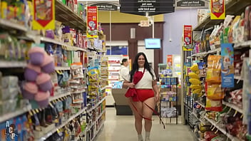 Curvy sexy women pulls out tits in grocery store