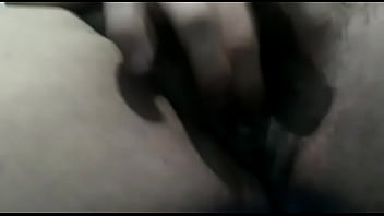 Puta masturbándose parte 3