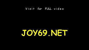 Solo gal rubs itching pussy