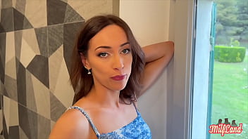 Sally et jade deux belles coquines se mangent la chatte