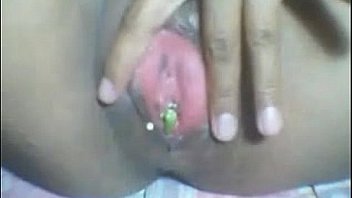 Kinky cam slut fools around