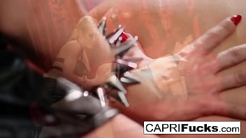 Sexy babes have some lesbian fun