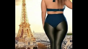 Just arrived in paris and tried to pose with the eiffel tower for a selfie but it's basically my ankle jewelry now who