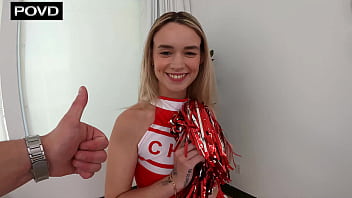 Walking fuck toy cheers for big cock