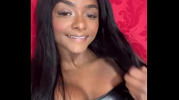 Ficaria com essa pretinha ️