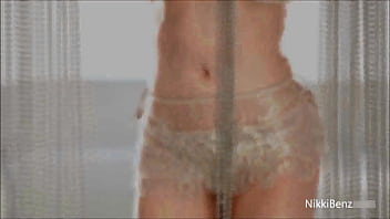 Big boobs pawg nikki benz dances as she rubs her tits & pussy