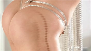 Big boobs pawg nikki benz dances as she rubs her tits & pussy