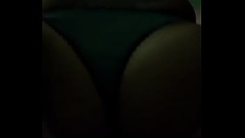 Putita masturbandose duro