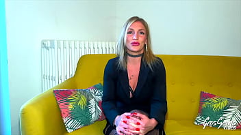 Irina blonde atomique veut de la bite et de la chatte