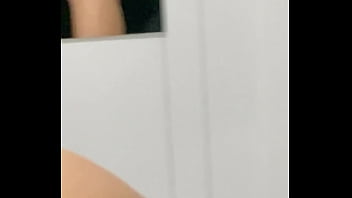 Loirinha espetacular chupando pra caralho