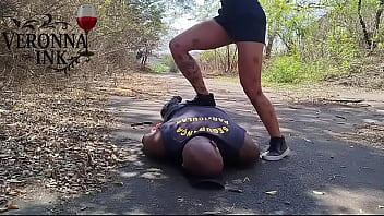 Sessão de face sitting pesado no segurança uniformizado 2