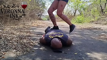 Sessão de face sitting pesado no segurança uniformizado 2