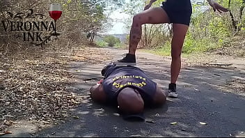 Sessão de face sitting pesado no segurança uniformizado 2