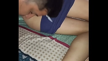 Su rico coño recibe las folladas de mi verga sin condón le encanta que le entierren toda la verga en su vagina de puta