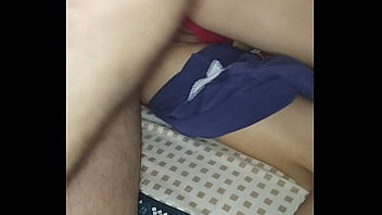 Su rico coño recibe las folladas de mi verga sin condón le encanta que le entierren toda la verga en su vagina de puta
