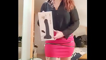 Bon mardi mes loulous au fait j'ai un nouveau sextoy que j'ai pas encore