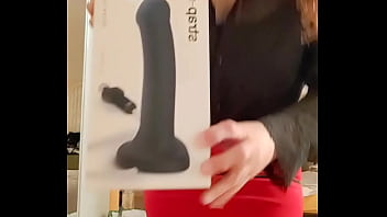 Bon mardi mes loulous au fait j'ai un nouveau sextoy que j'ai pas encore