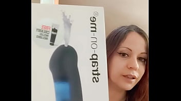 Bon mardi mes loulous au fait j'ai un nouveau sextoy que j'ai pas encore