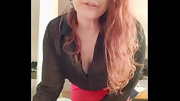 Bon mardi mes loulous au fait j'ai un nouveau sextoy que j'ai pas encore