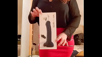 Bon mardi mes loulous au fait j'ai un nouveau sextoy que j'ai pas encore