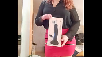 Bon mardi mes loulous au fait j'ai un nouveau sextoy que j'ai pas encore