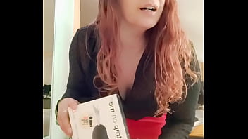 Bon mardi mes loulous au fait j'ai un nouveau sextoy que j'ai pas encore