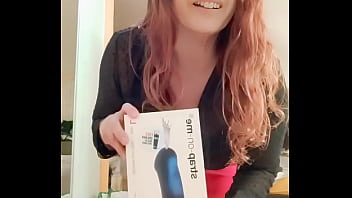 Bon mardi mes loulous au fait j'ai un nouveau sextoy que j'ai pas encore