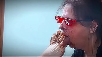 Lick that off my feet