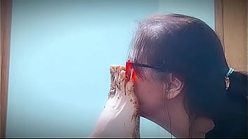 Lick that off my feet