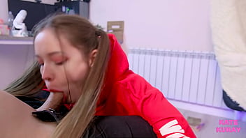 Little red riding hood made a blowjob