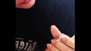 Paguei a dívida ao meu colega com um boquete