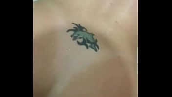 Ruiva toma rola no banheiro de todo jeito