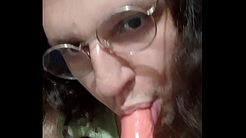 Chupando Uma Rola Dura Sem Frescuras thumbnail