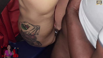 Meu marido me amarrou em um acabine tcheca e transei com o primeiro que apareceu