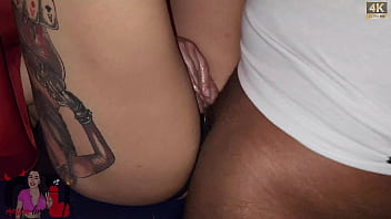 Meu marido me amarrou em um acabine tcheca e transei com o primeiro que apareceu