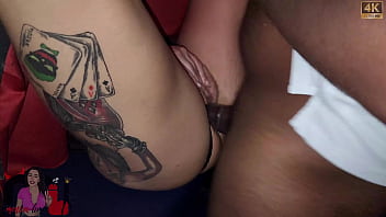 Meu marido me amarrou em um acabine tcheca e transei com o primeiro que apareceu