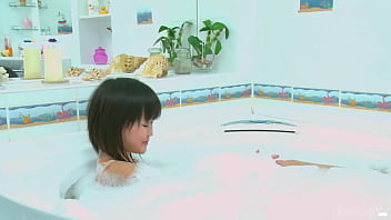 Beauty asian magna f becomes a horny slut a bath time