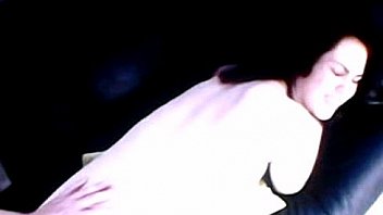 Ludmila le duele culo