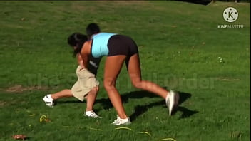 Amazons wrestle lift man