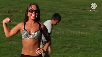 Amazons wrestle lift man