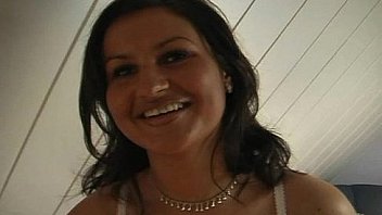 Hot babe deserves more than sucking