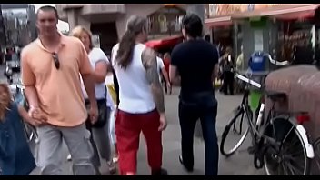 Gorgeous playgirl gives blowjob