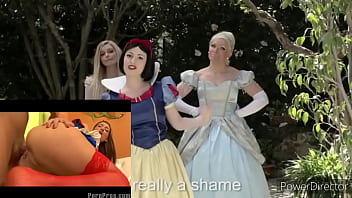 Snowhite and elsa bitch battle