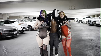 Legendary rockstar fucks two gothic slut after he played him his hit song