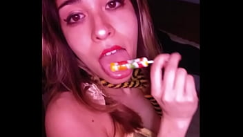 Bonneyuwu 10 02 cosplay leia mostrando sus tesoros star wars